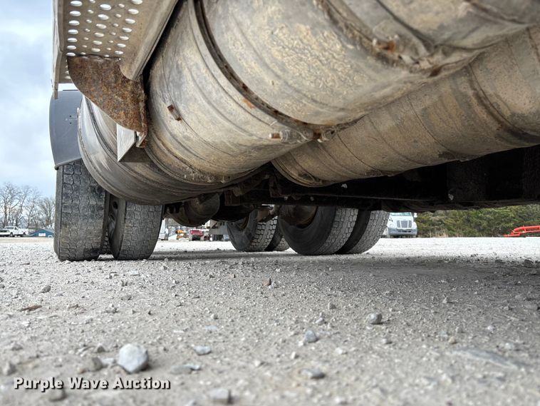 image for item FB3307 2014 International ProStar+ 122 semi truck