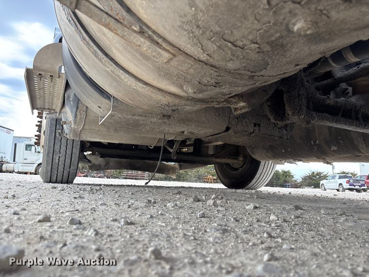 image for item FB3307 2014 International ProStar+ 122 semi truck