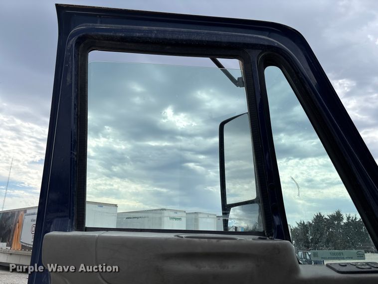 image for item FB3307 2014 International ProStar+ 122 semi truck