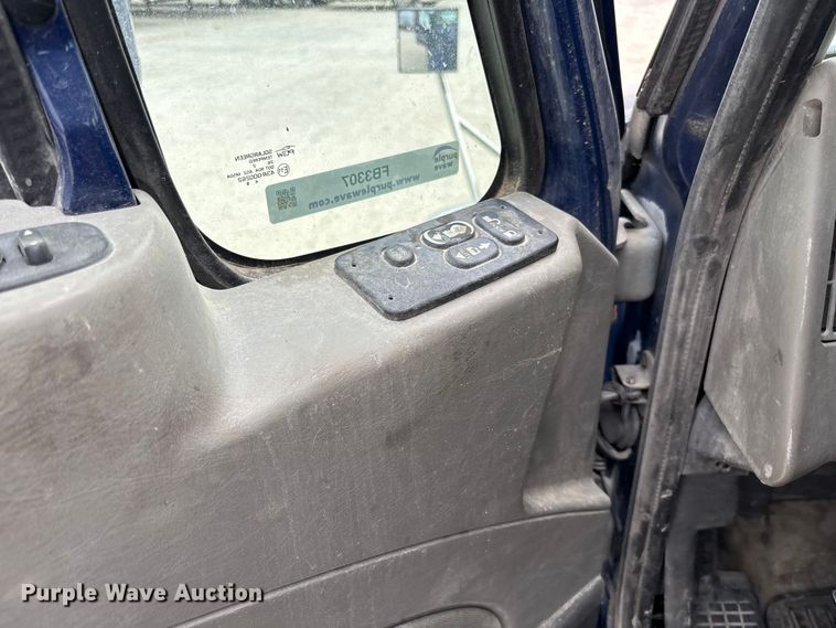 image for item FB3307 2014 International ProStar+ 122 semi truck