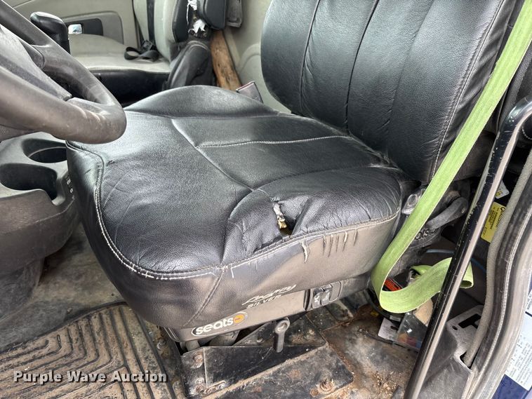 image for item FB3307 2014 International ProStar+ 122 semi truck