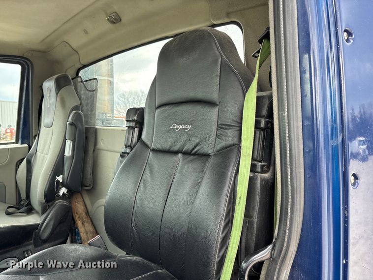 image for item FB3307 2014 International ProStar+ 122 semi truck