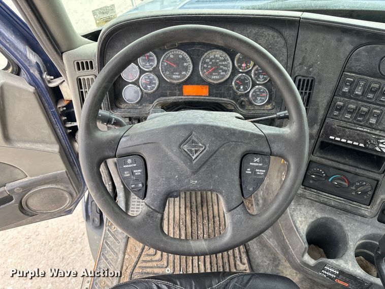 image for item FB3307 2014 International ProStar+ 122 semi truck