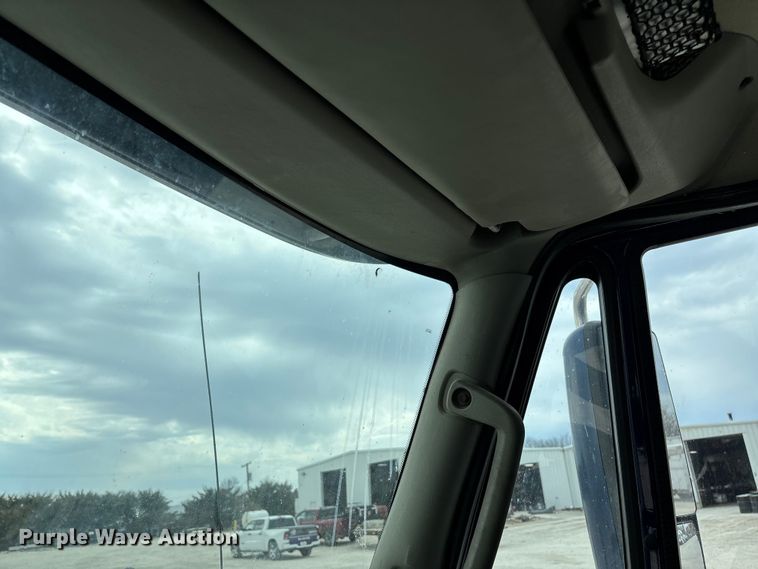 image for item FB3307 2014 International ProStar+ 122 semi truck