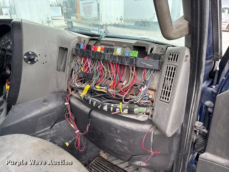 image for item FB3307 2014 International ProStar+ 122 semi truck