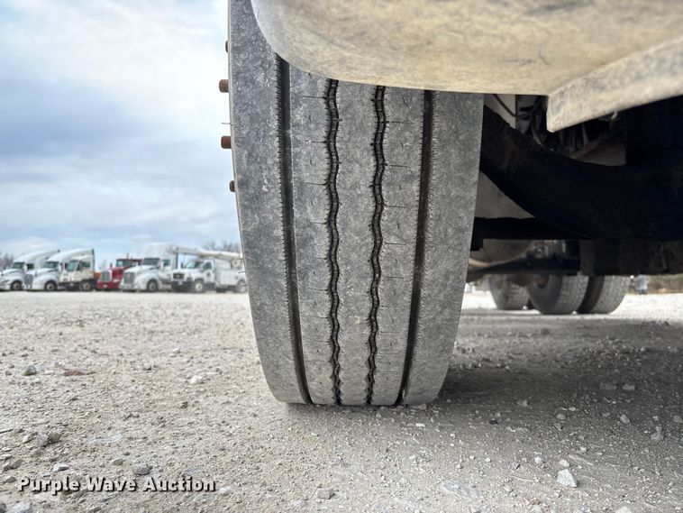 image for item FB3307 2014 International ProStar+ 122 semi truck