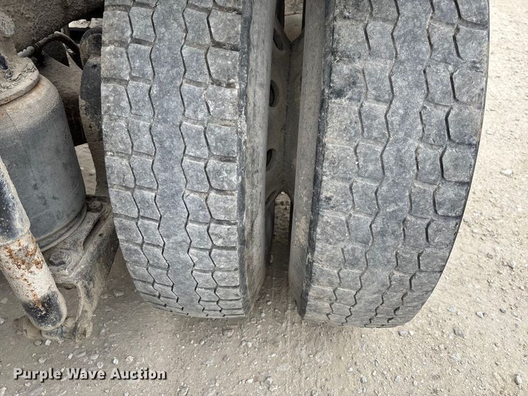 image for item FB3307 2014 International ProStar+ 122 semi truck