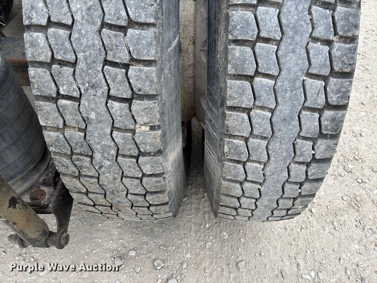 image for item FB3307 2014 International ProStar+ 122 semi truck