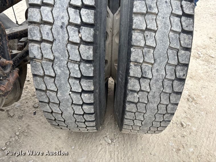 image for item FB3307 2014 International ProStar+ 122 semi truck