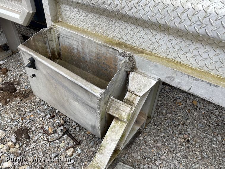 image for item FB3313 (2) headache racks