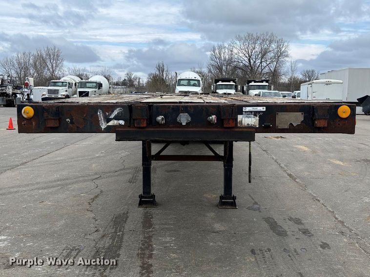 image for item FB3320 1986 Transcraft ETH 45-75 extendable flatbed trailer
