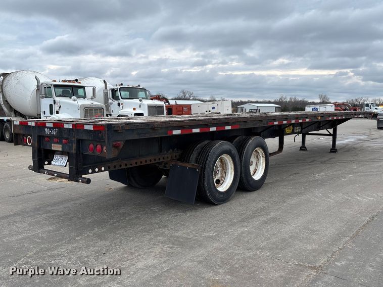 image for item FB3320 1986 Transcraft ETH 45-75 extendable flatbed trailer