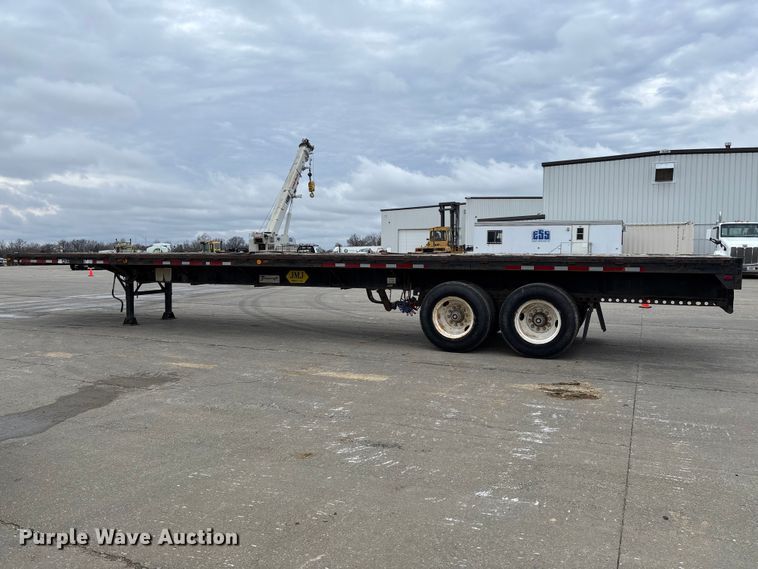 image for item FB3320 1986 Transcraft ETH 45-75 extendable flatbed trailer