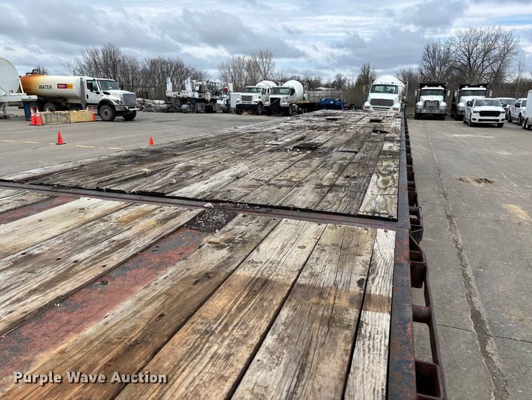 image for item FB3320 1986 Transcraft ETH 45-75 extendable flatbed trailer