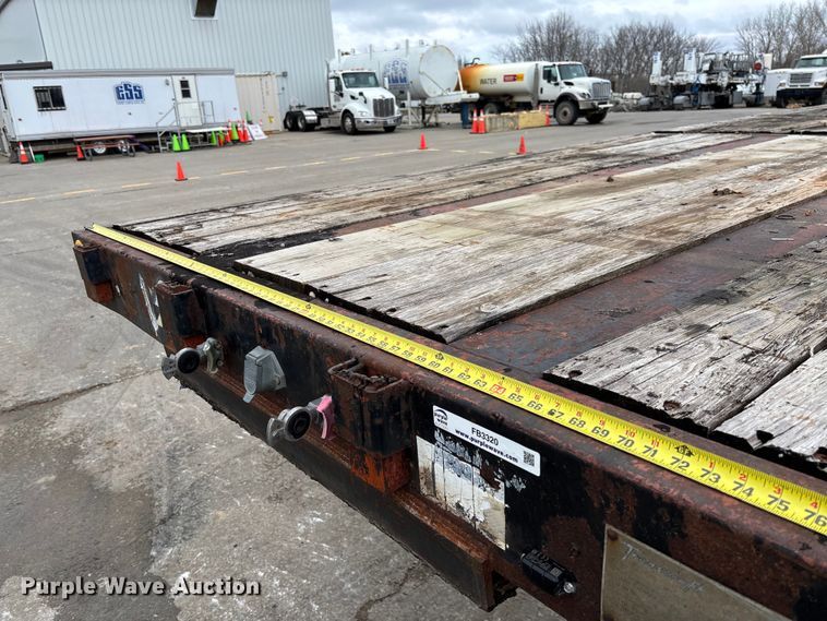 image for item FB3320 1986 Transcraft ETH 45-75 extendable flatbed trailer