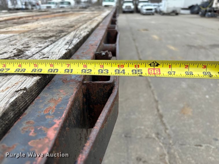 image for item FB3320 1986 Transcraft ETH 45-75 extendable flatbed trailer