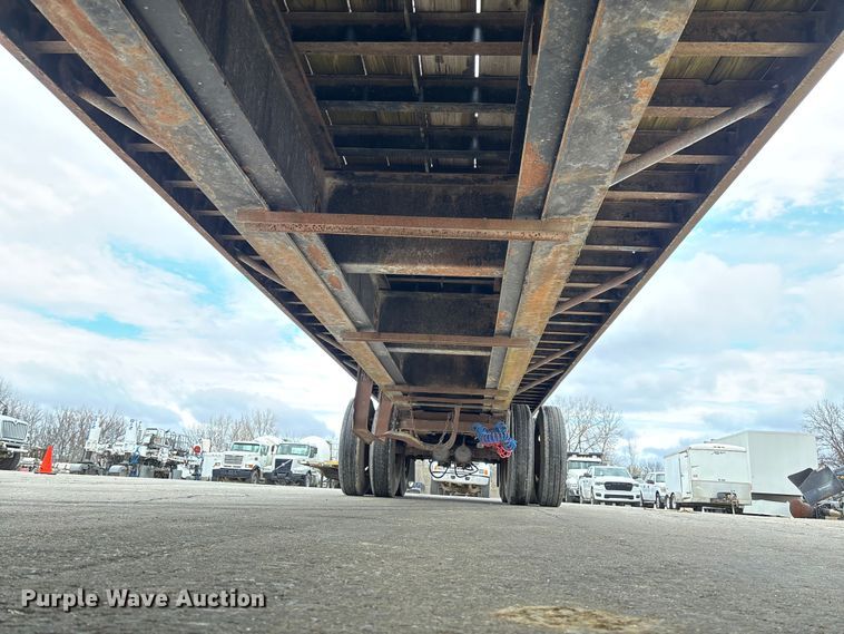 image for item FB3320 1986 Transcraft ETH 45-75 extendable flatbed trailer