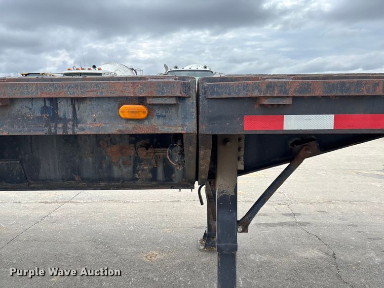image for item FB3320 1986 Transcraft ETH 45-75 extendable flatbed trailer