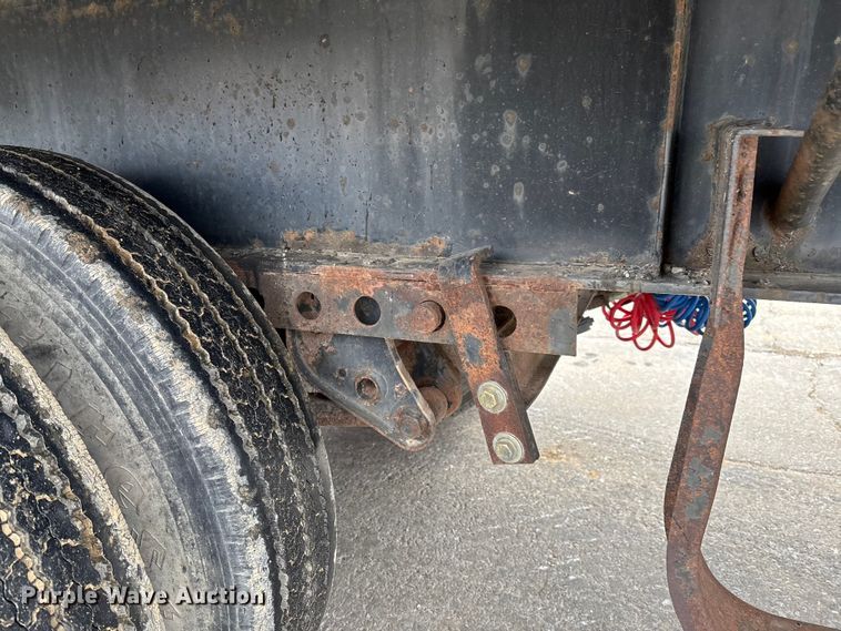 image for item FB3320 1986 Transcraft ETH 45-75 extendable flatbed trailer