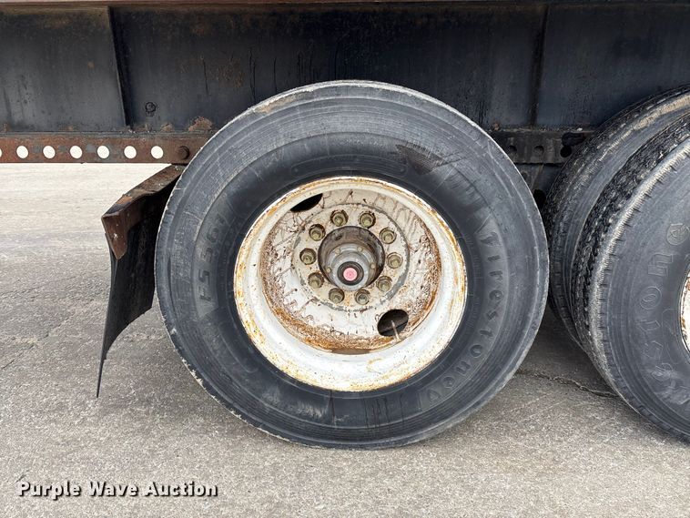 image for item FB3320 1986 Transcraft ETH 45-75 extendable flatbed trailer