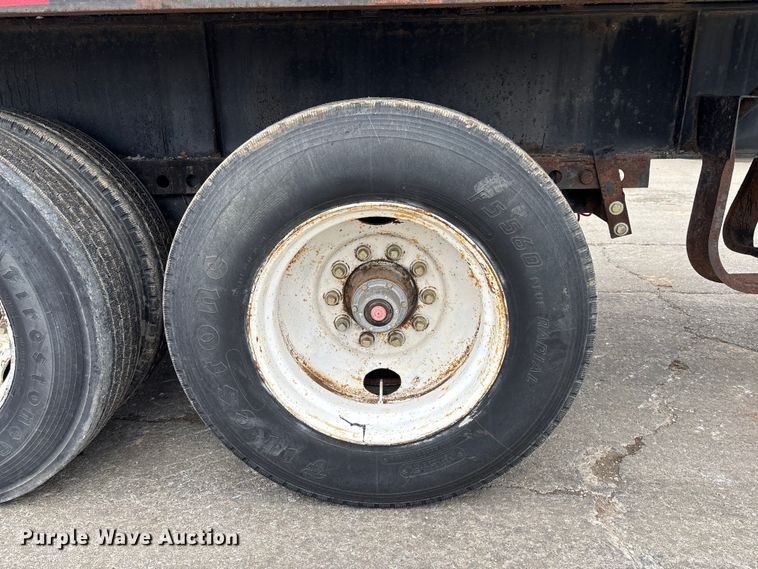 image for item FB3320 1986 Transcraft ETH 45-75 extendable flatbed trailer