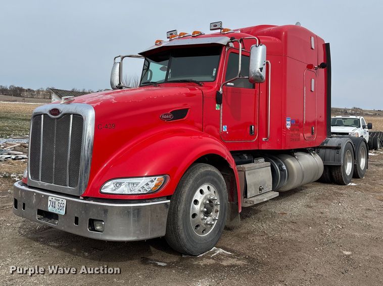 image for item FB3600 2013 Peterbilt 386 semi truck