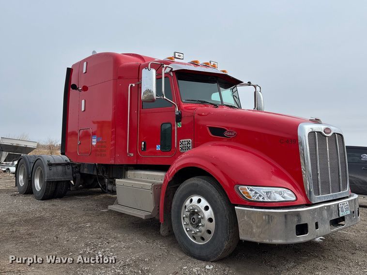 image for item FB3600 2013 Peterbilt 386 semi truck