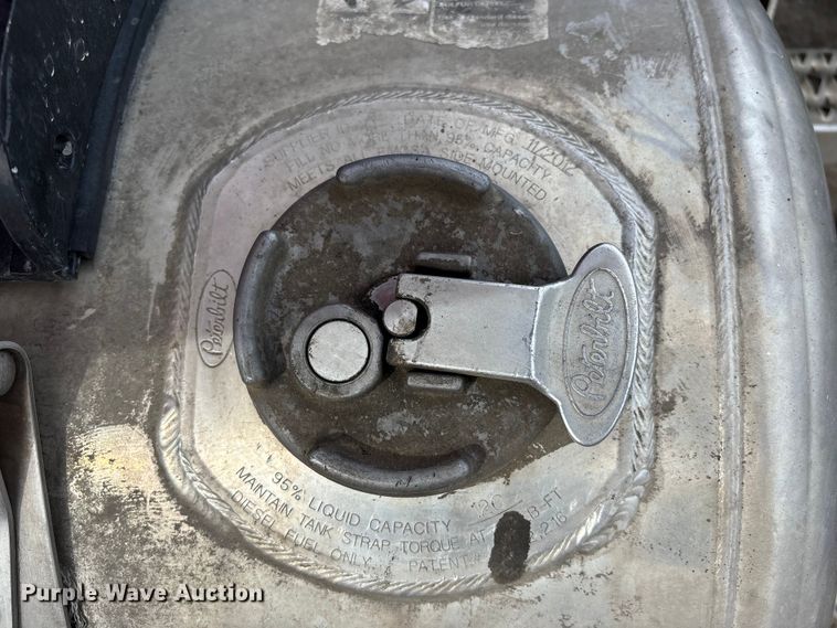 image for item FB3600 2013 Peterbilt 386 semi truck