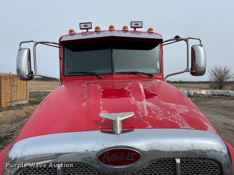 image for item FB3600 2013 Peterbilt 386 semi truck