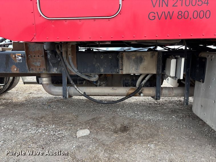 image for item FB3600 2013 Peterbilt 386 semi truck