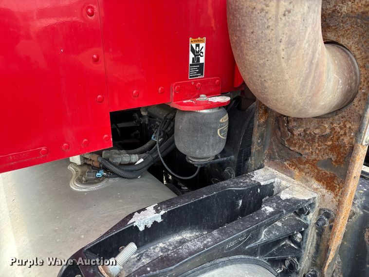 image for item FB3600 2013 Peterbilt 386 semi truck