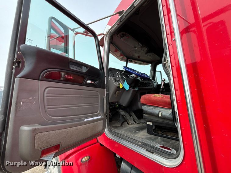 image for item FB3600 2013 Peterbilt 386 semi truck