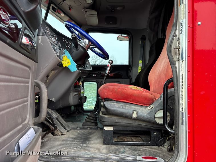 image for item FB3600 2013 Peterbilt 386 semi truck