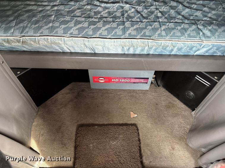 image for item FB3600 2013 Peterbilt 386 semi truck