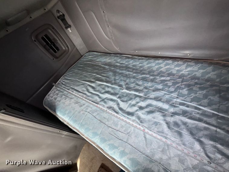 image for item FB3600 2013 Peterbilt 386 semi truck