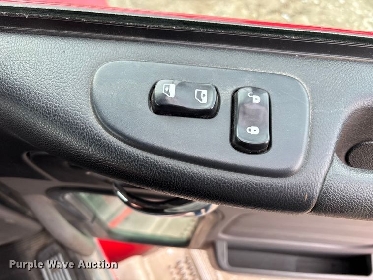 image for item FB3600 2013 Peterbilt 386 semi truck