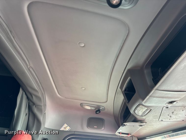 image for item FB3600 2013 Peterbilt 386 semi truck