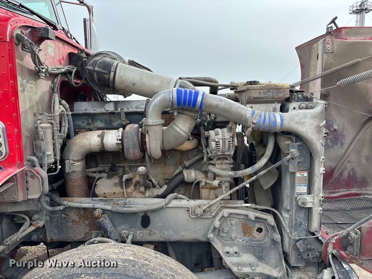 image for item FB3600 2013 Peterbilt 386 semi truck