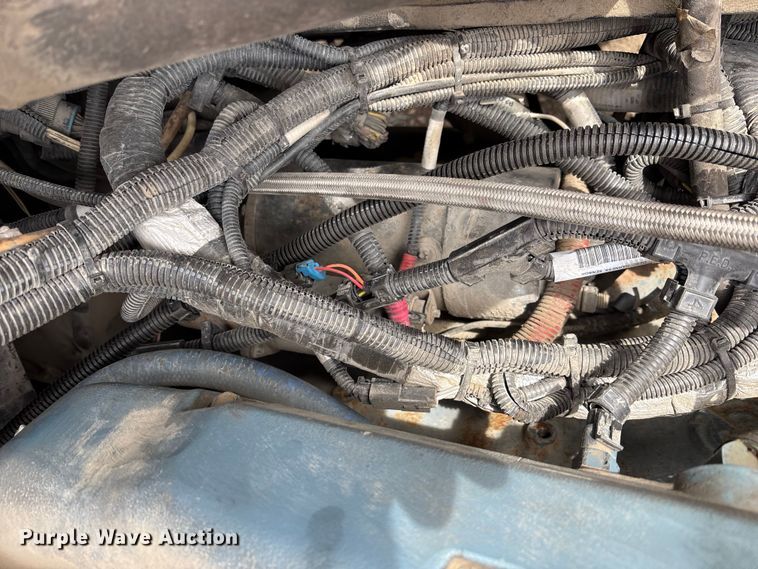 image for item FB3600 2013 Peterbilt 386 semi truck