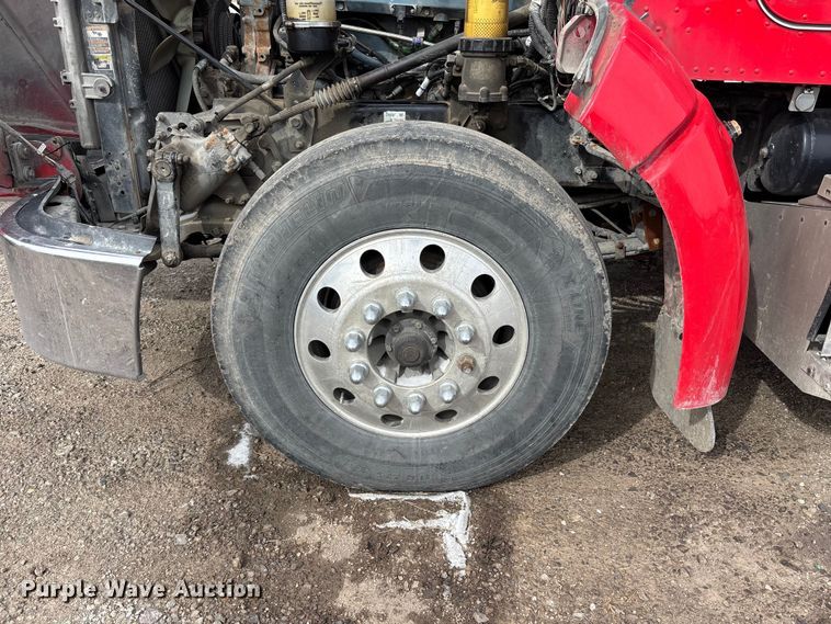 image for item FB3600 2013 Peterbilt 386 semi truck