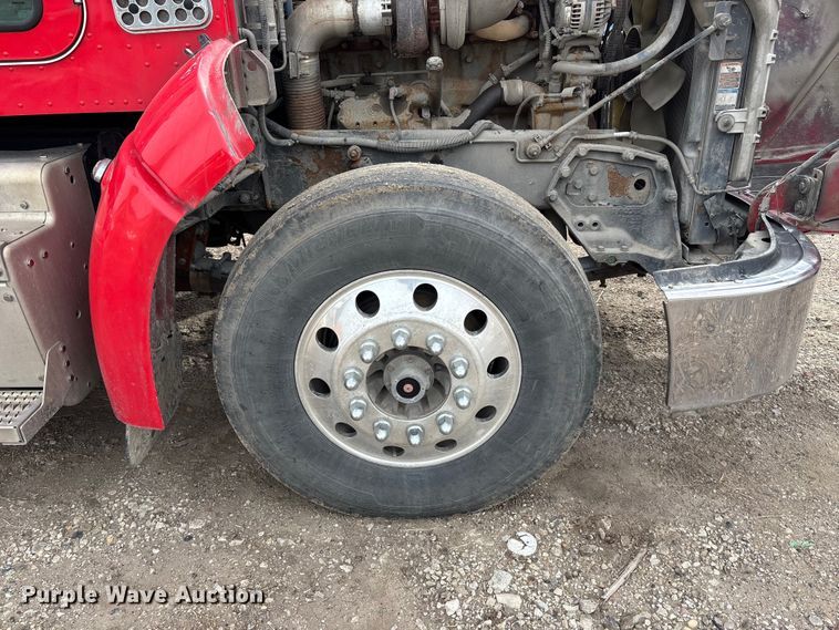 image for item FB3600 2013 Peterbilt 386 semi truck