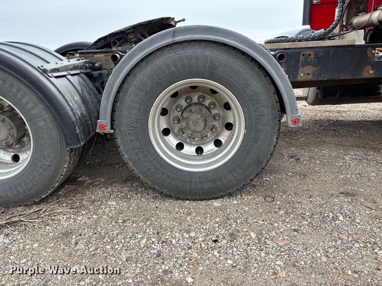 image for item FB3600 2013 Peterbilt 386 semi truck