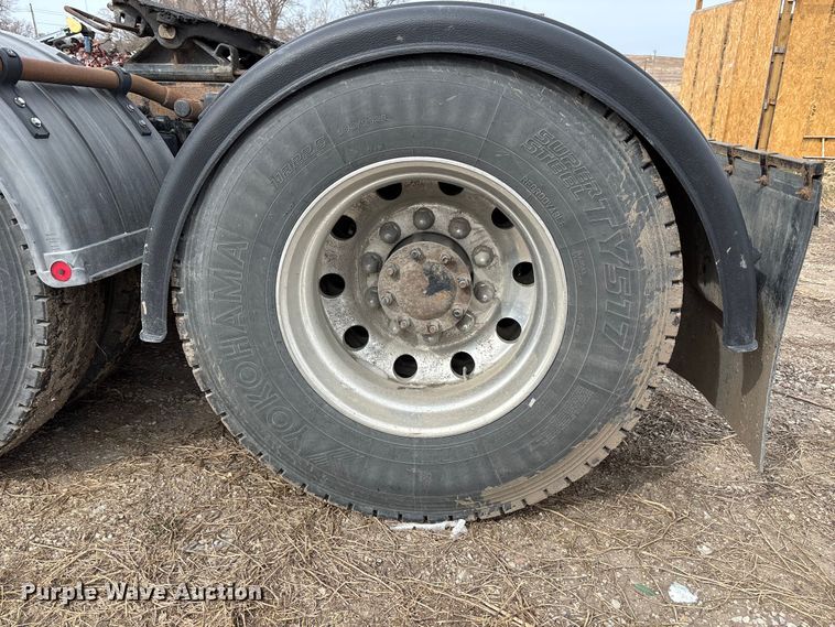 image for item FB3600 2013 Peterbilt 386 semi truck