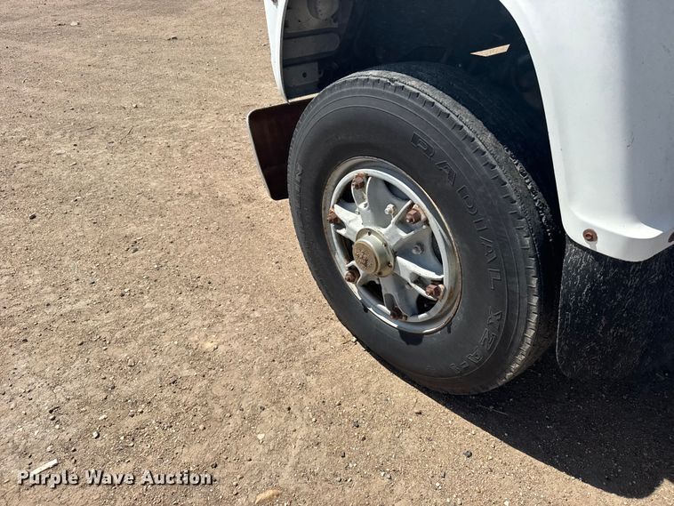 image for item FB7132 1989 Ford LN9000 semi truck