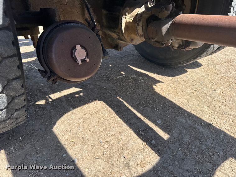 image for item FB7132 1989 Ford LN9000 semi truck