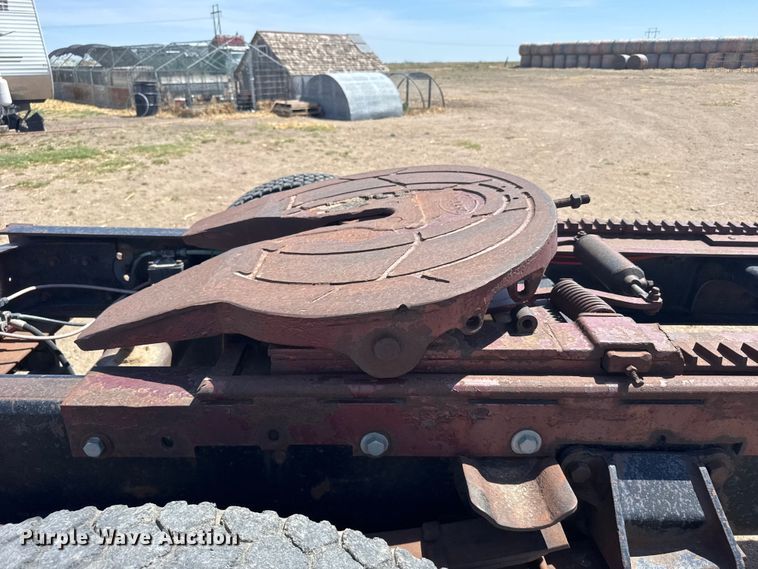 image for item FB7132 1989 Ford LN9000 semi truck