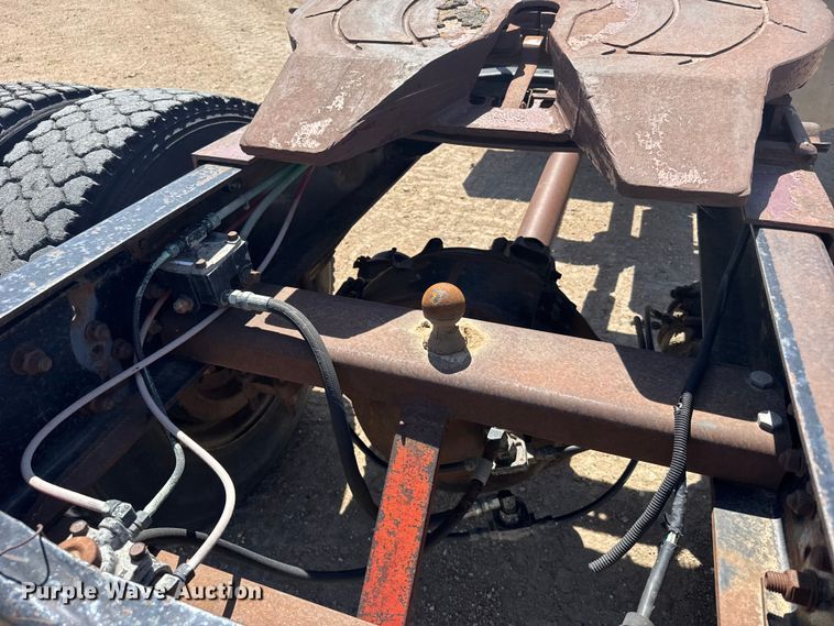 image for item FB7132 1989 Ford LN9000 semi truck