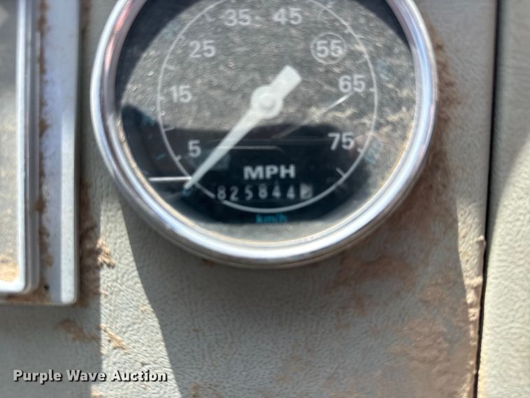 image for item FB7132 1989 Ford LN9000 semi truck