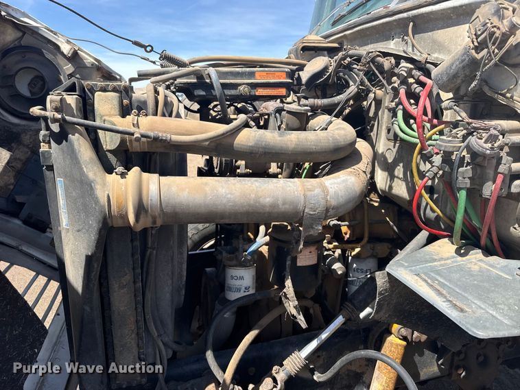 image for item FB7132 1989 Ford LN9000 semi truck