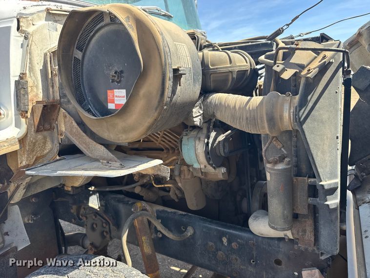 image for item FB7132 1989 Ford LN9000 semi truck